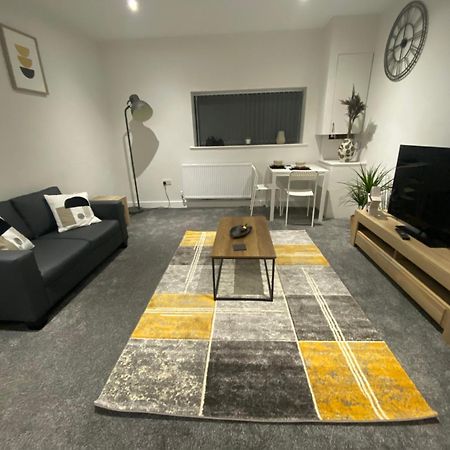 1 Bedroom Apartments In Bolton Town Centre Екстериор снимка