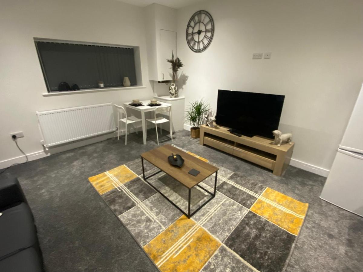 1 Bedroom Apartments In Bolton Town Centre Екстериор снимка