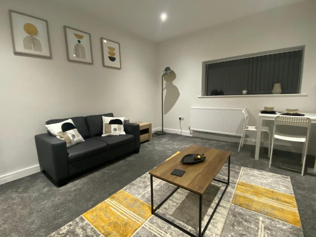 1 Bedroom Apartments In Bolton Town Centre Екстериор снимка